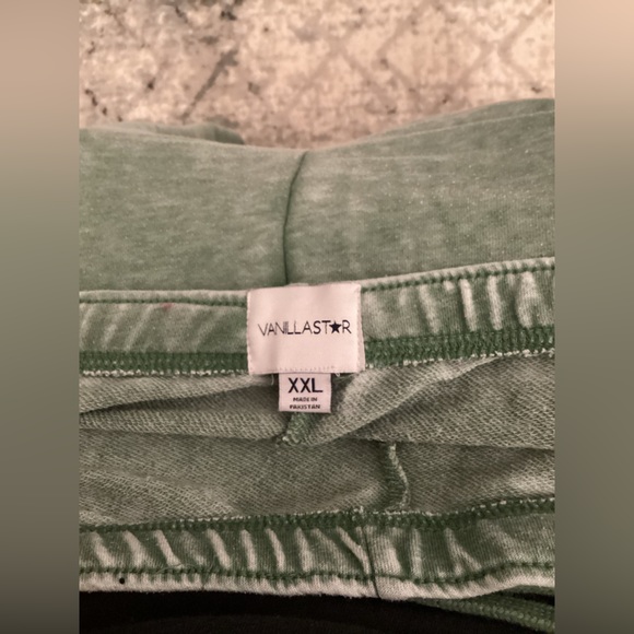 Vanilla Star Green Sweats - Picture 7 of 7